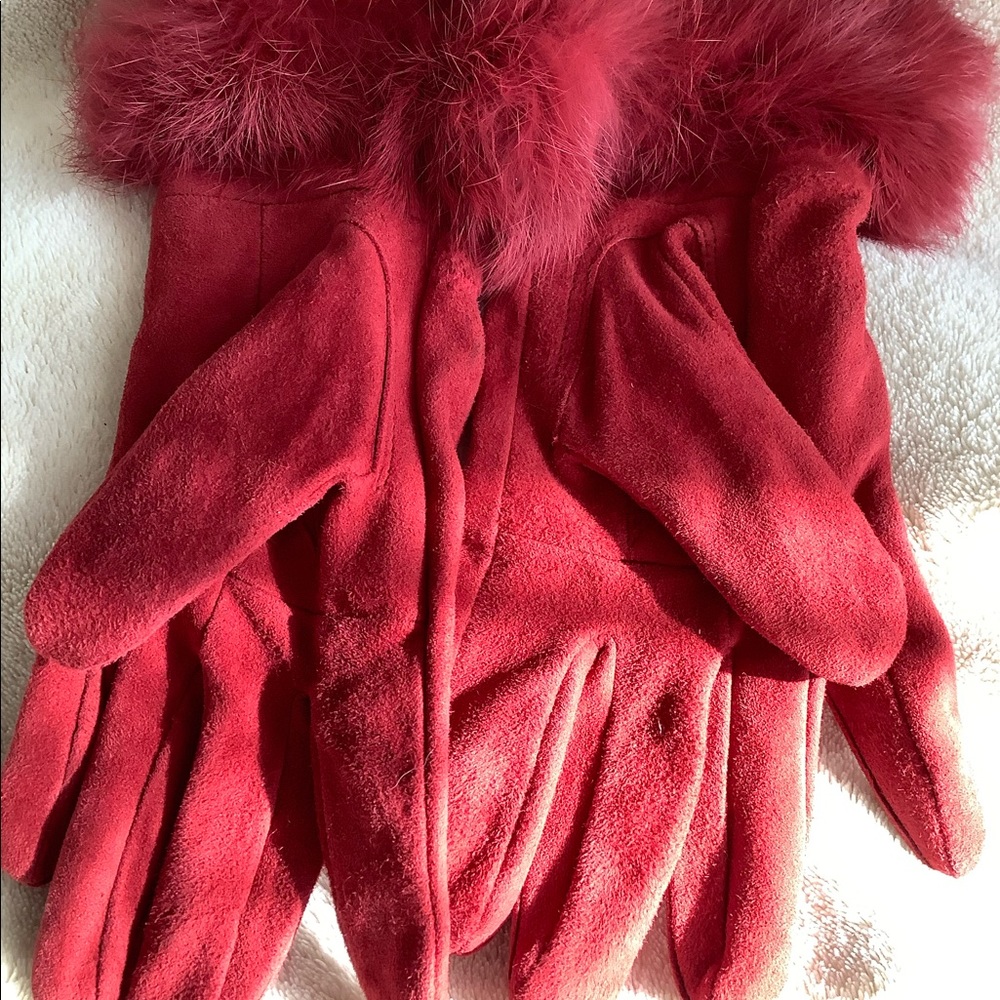 Fur red gloves - Picture 2 of 2